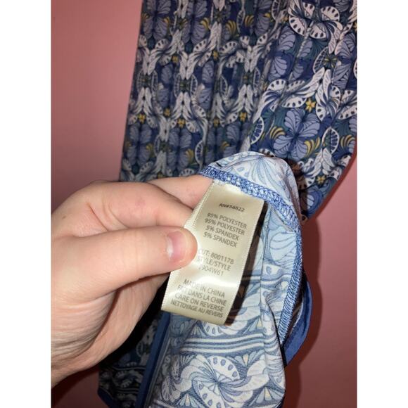 Max Studio abstract detailing on the dress size large - Picture 3 of 6